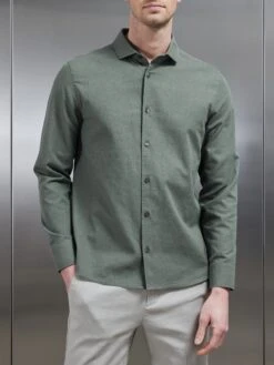 Linen Long Sleeve Cutaway Collar Shirt In Sage