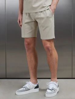 Luxe Essential Short In Beige