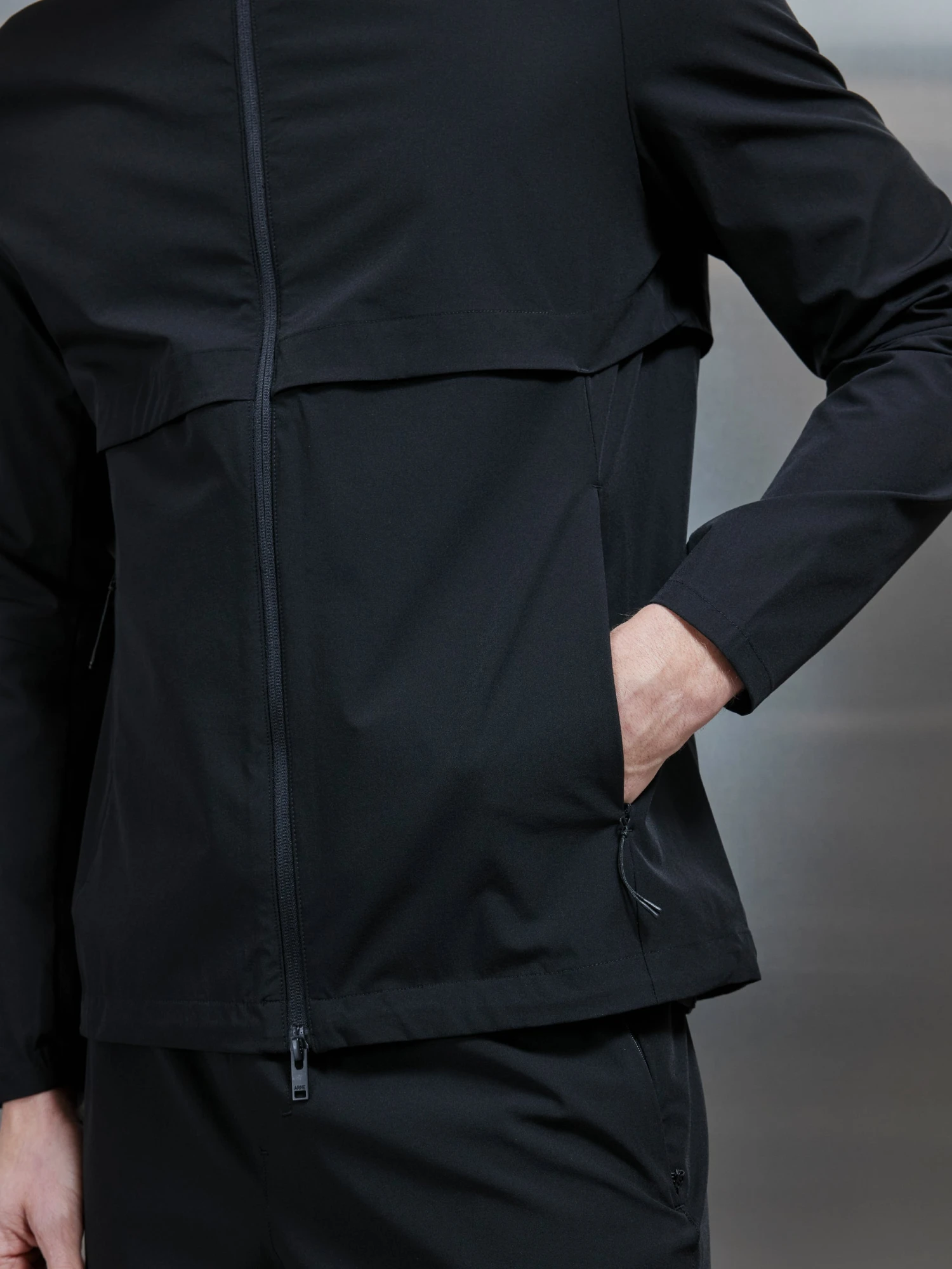 Performance Windbreaker In Black 7 Performance Windbreaker In Black - Image 5