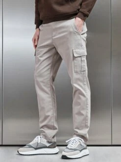 Relaxed Fit Cotton Cargo Pant In Taupe