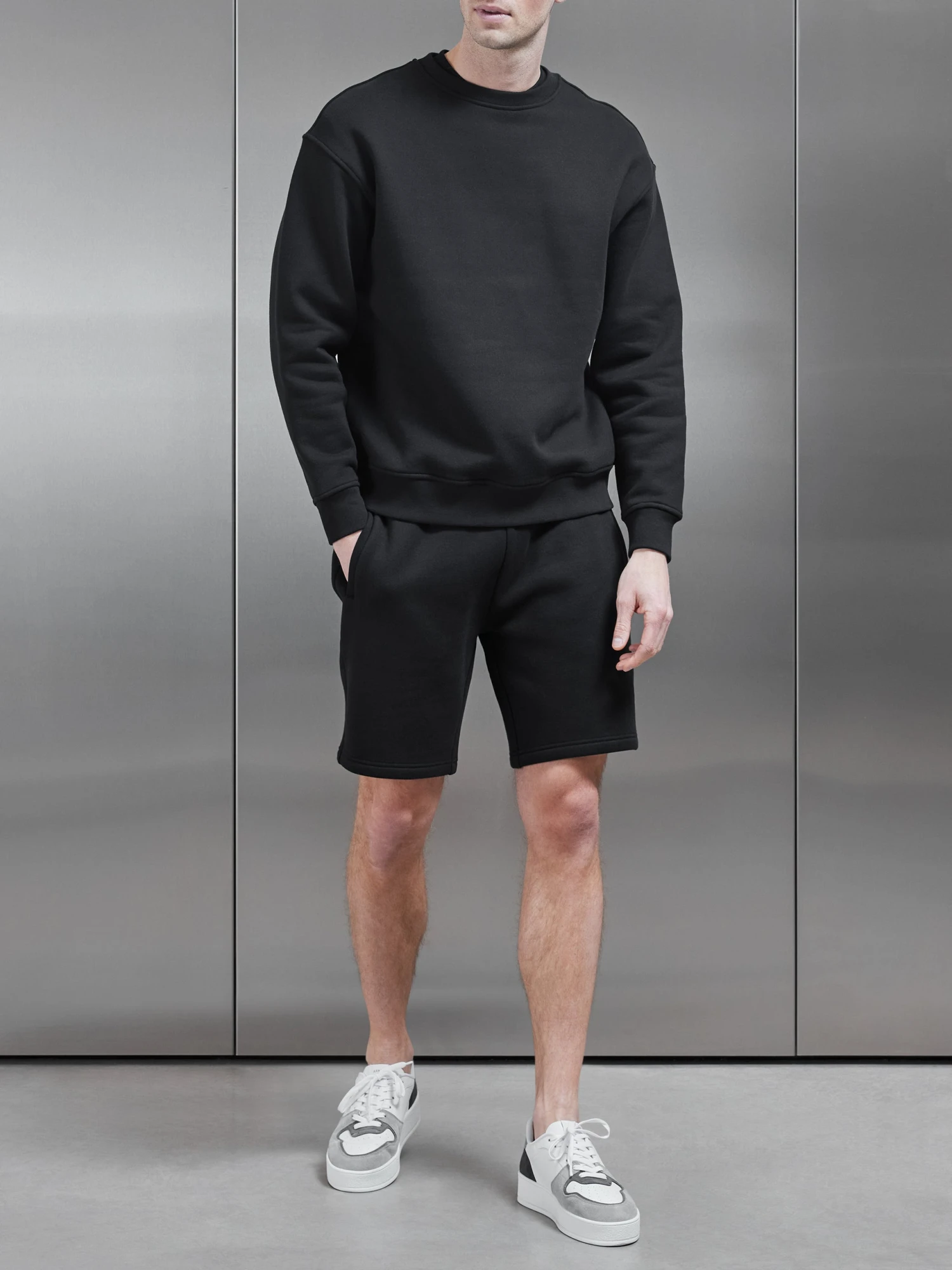 Relaxed Fit Sweatshirt In Black 4 Relaxed Fit Sweatshirt In Black - Image 2
