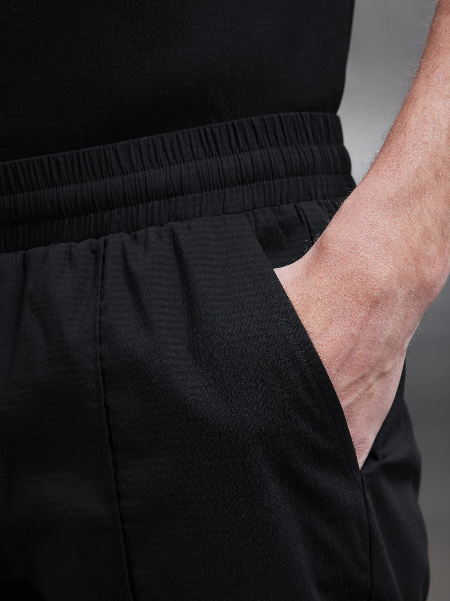 Seersucker Short In Black 5 Seersucker Short In Black - Image 3