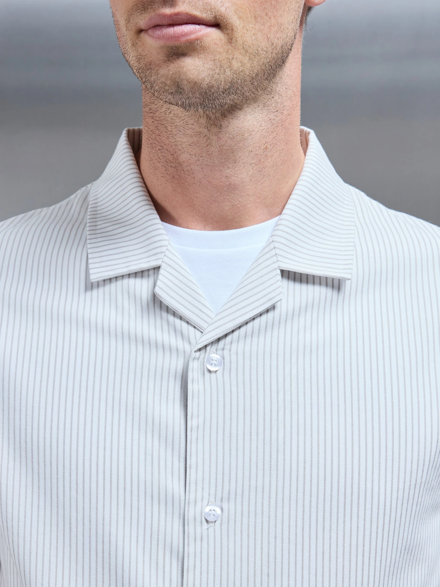 Stripe Short Sleeve Revere Collar Shirt In White 5 Stripe Short Sleeve Revere Collar Shirt In White - Image 3