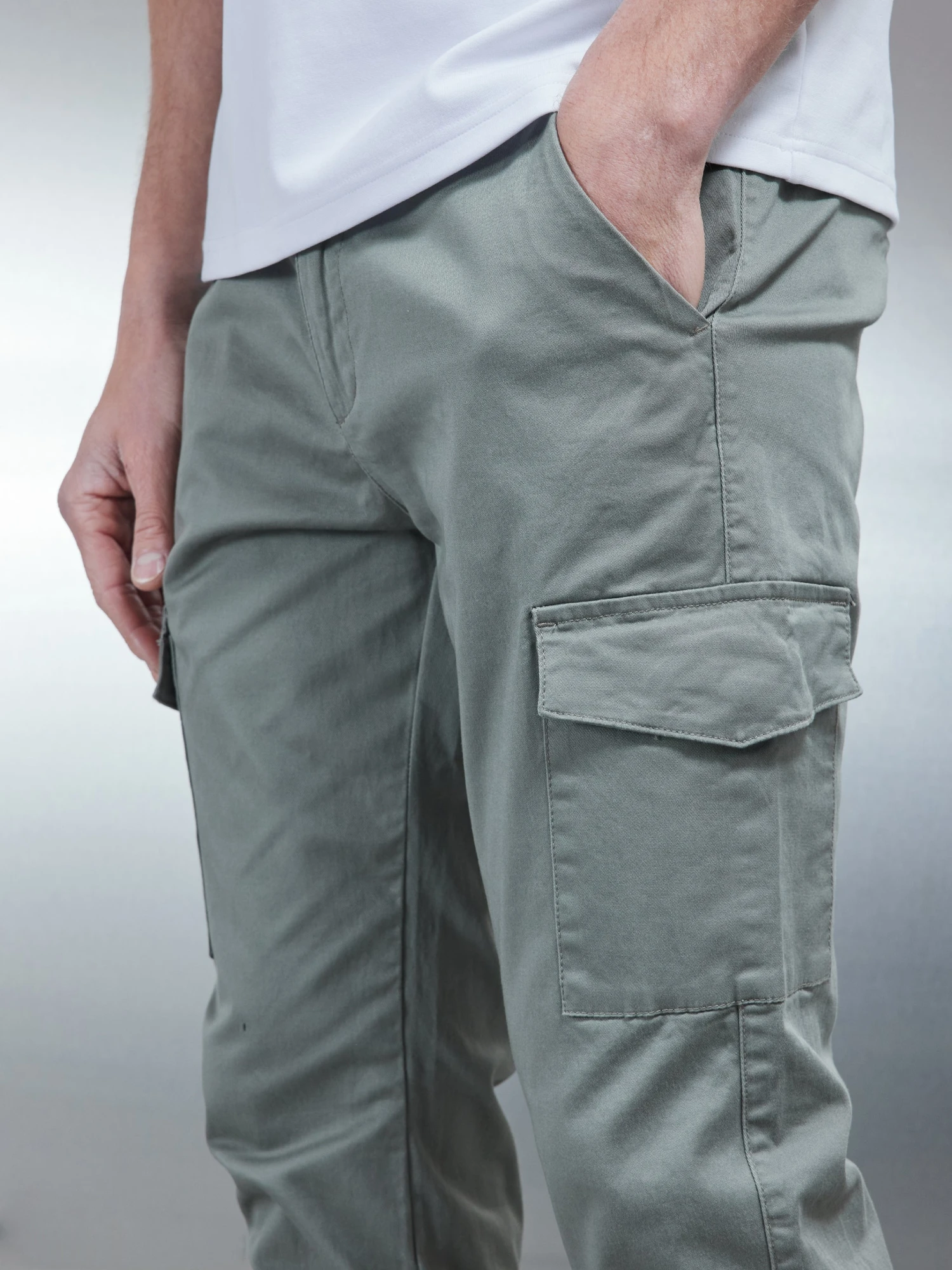 Tailored Cotton Cargo Pant In Olive 4 Tailored Cotton Cargo Pant In Olive - Image 2
