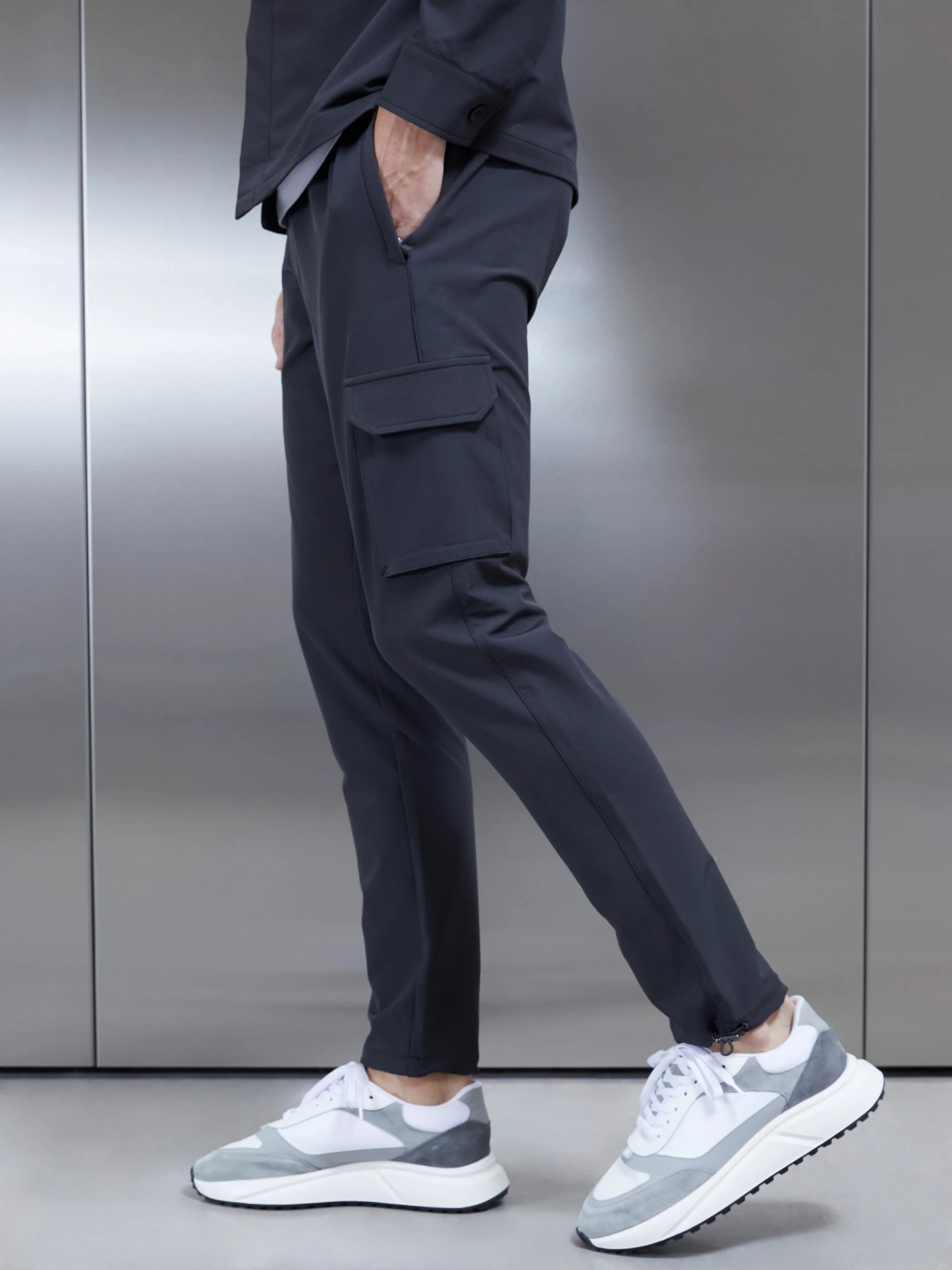 Technical Mid Weight Utility Cargo Pant In Grey 5 Technical Mid Weight Utility Cargo Pant In Grey - Image 3